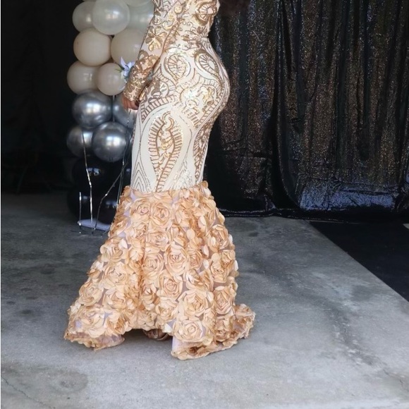 Prom dress gold and cream off the shoulders was redone at the waist and wrist - Picture 3 of 3